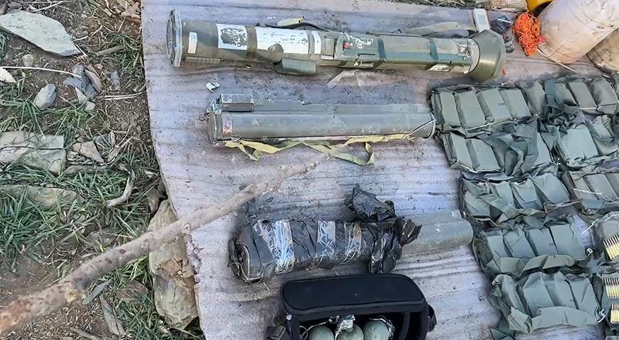 Teröristlerin inine operasyon Çok sayıda silah ve mühimmat ele geçirildi