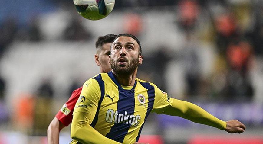 Fenerbahçede Cenk Tosuna talip Teklife sıcak bakıyor