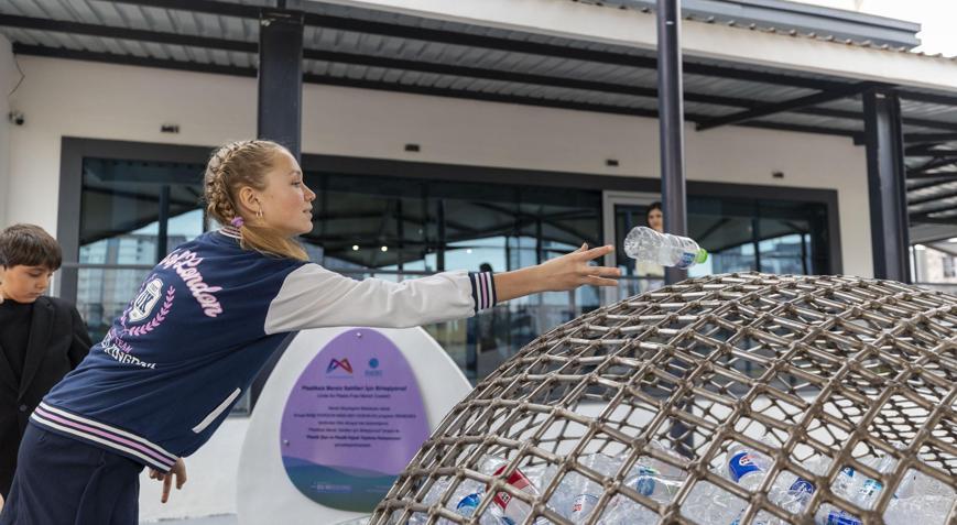 Mersin Büyükşehir Belediyesinden Plastiklerle Mücadele