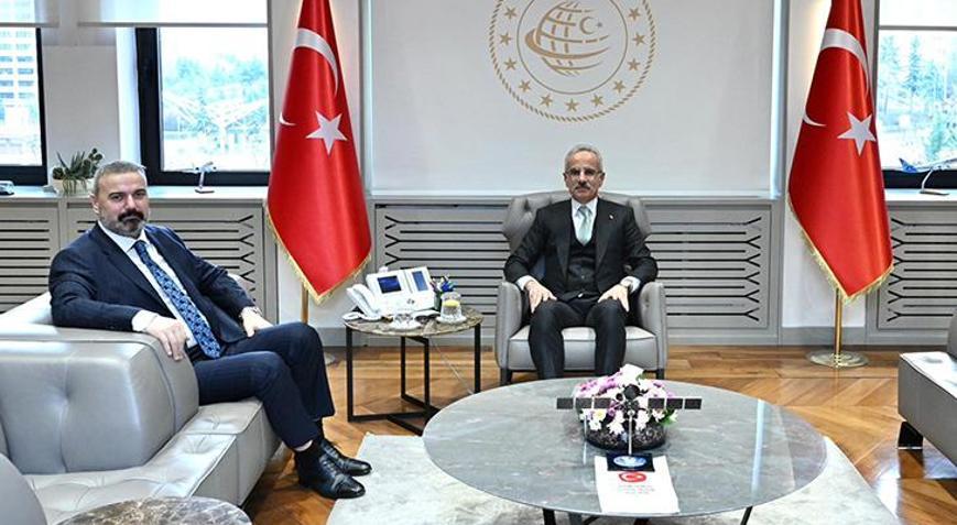 Rizespor Başkanı Turguttan Bakan Uraloğluna ziyaret