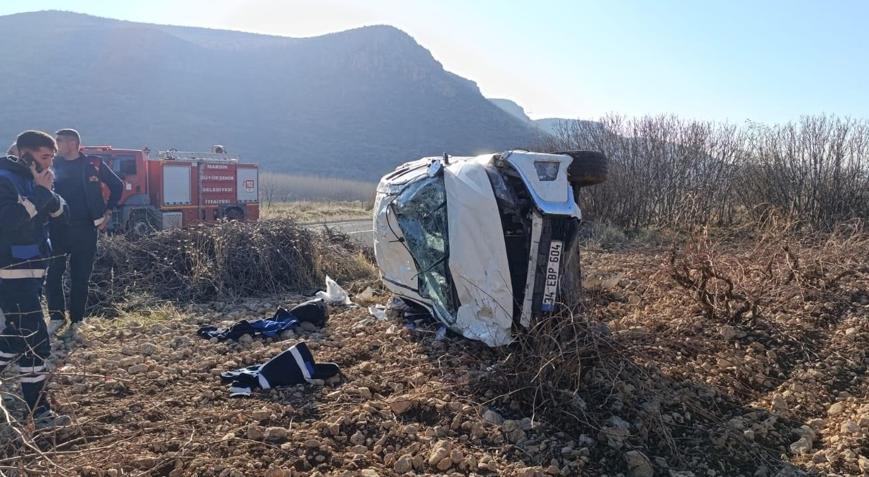 Mardin’de kamyonet tarlaya yuvarlandı: 4 yaralı