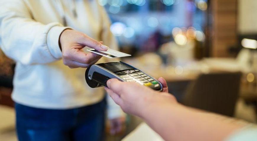 Kredi kartı kullananlar dikkat Bankalarda aidatlar güncellendi: Dikkat çeken pazarlık detayı