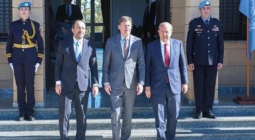 KKTC Cumhurbaşkanı Ersin Tatar, GKRY Lideri Nikos Hristodulidis ile bir araya geldi