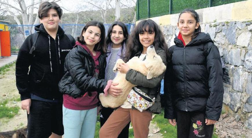 Öğrencilere karne hediyesi