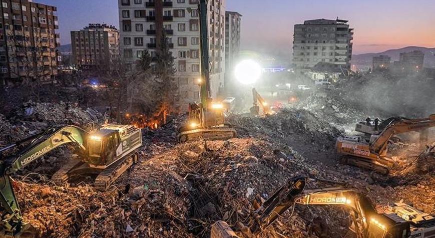 Depremde 52 kişinin öldüğü Reyyan Apartmanına ilişkin dava 17 Nisana ertelendi