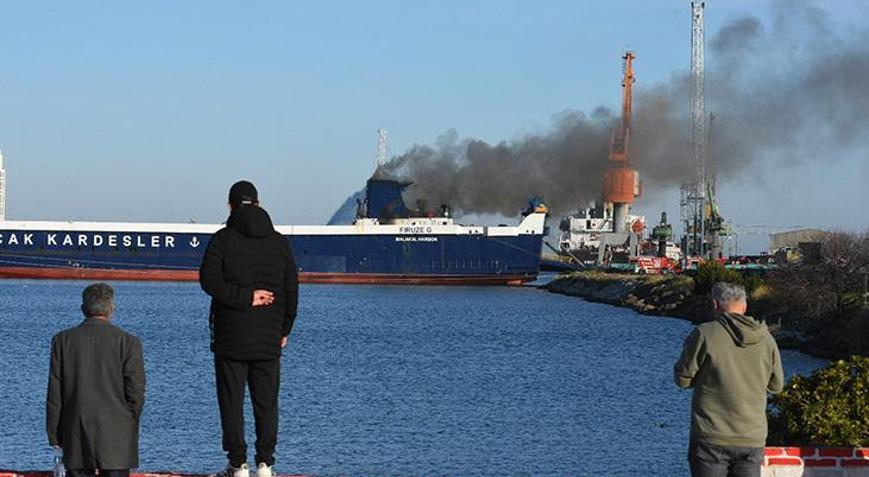 Samsun Limanında bulunan bir gemide yangın çıktı