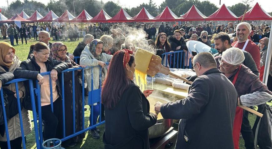 Tekirdağda 1 ton mıhlama dağıtıldı, 500 metre kuyruk oluştu