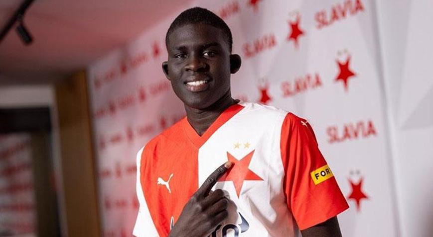 Fenerbahçe transferde durmuyor 2 genç futbolcu hedefte