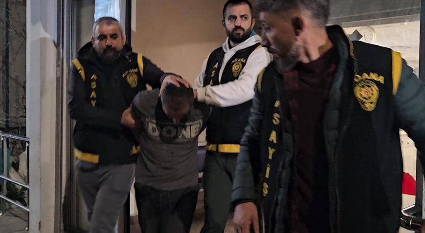 Girdiği alışveriş merkezinde 3 gündür havalandırma boşluğunda saklanan hırsızlık şüphelisi, yakalandı
