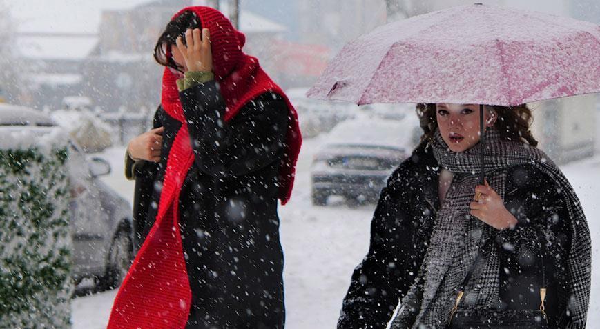 Son dakika... Meteoroloji saat verdi stanbulda bugn kar ya devam edecek mi