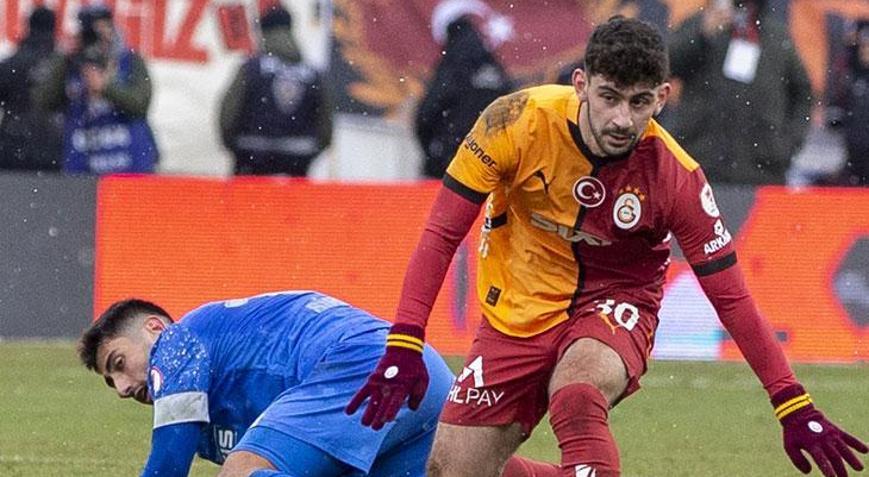 Galatasarayda Yusuf Demir kafa karıştırdı