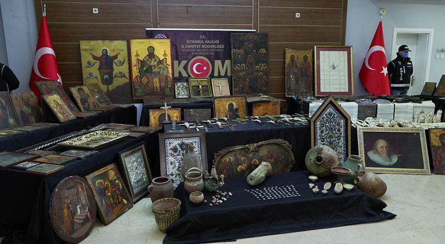 İstanbulda dev tarihi eser operasyonu Tam 931 obje ele geçirildi