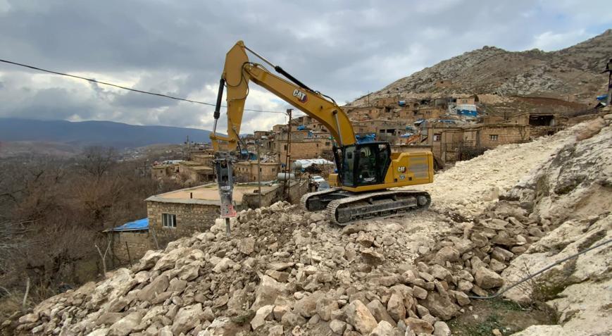 Siirtin Bağgöze köyünde 30 yıl sonra yol sevinci