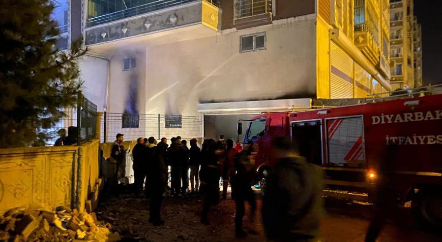 Diyarbakır’da marangoz atölyesinde yangın: 4 kişi dumandan etkilendi