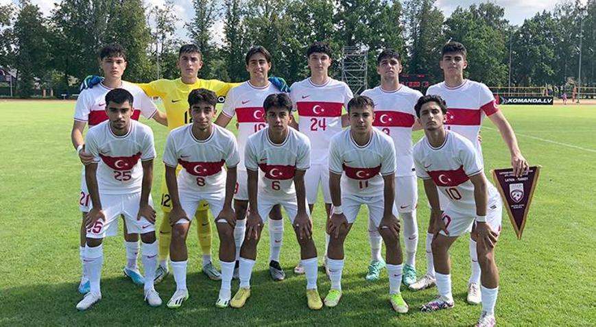 Galatasaray ve Beşiktaş transferde karşı karşıya