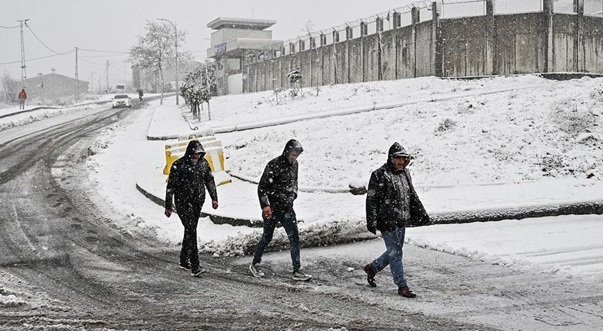 AKOMdan kuvvetli kar yağışı uyarısı Yarına dikkat