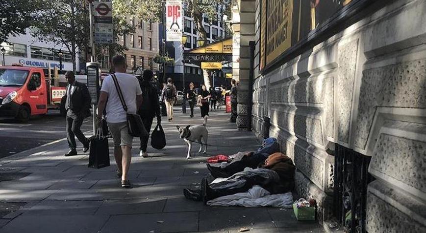 İngilterede anket: Z kuşağının yalnızca yüzde 11i ülkesi için savaşmaya hazır