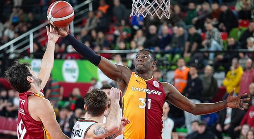 Galatasaray, kupada Karşıyaka engeline takılmadı