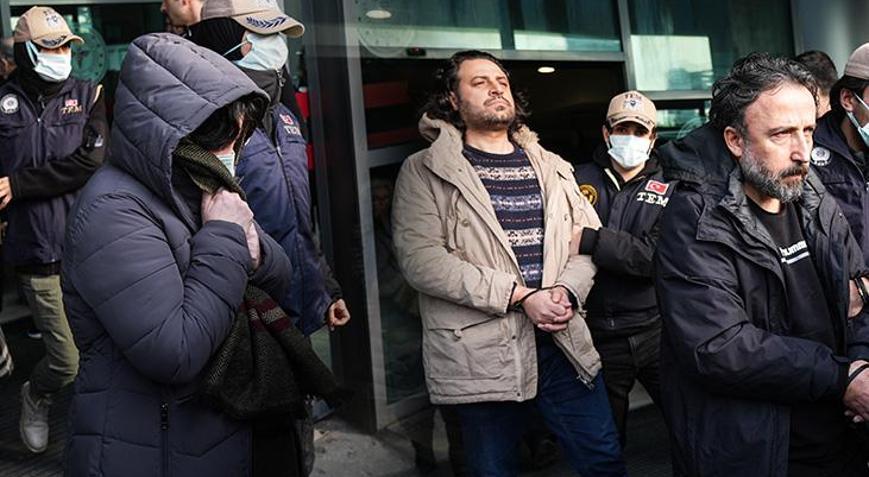 İstanbulda gözaltındaki belediye başkan yardımcıları ve meclis üyeleri adliyede