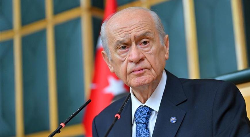 MHP Lideri Bahçeli, Gelecek Partisi Genel Başkanı Davutoğlunun Berat Kandilini kutladı