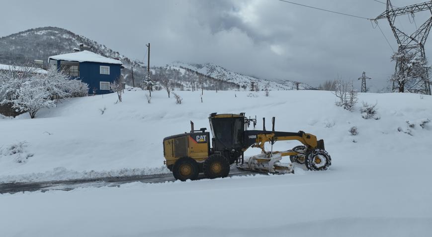 Bitlis’te kardan kapanan 219 köy yolundan 170i ulaşıma açıldı