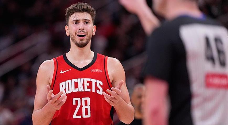 NBAde şov zamanı Alperen Şengün de parkede