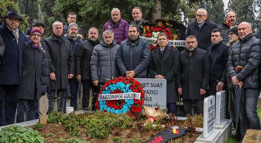 Trabzonsporun efsanesi Ahmet Suat Özyazıcı kabri başında anıldı