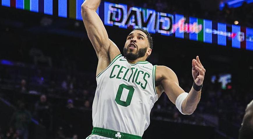 Celticste Jayson Tatumdan triple-double şov