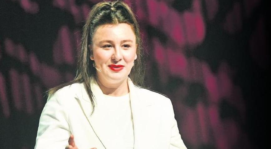 ‘90ların ünlülüğünü yaşıyorum’