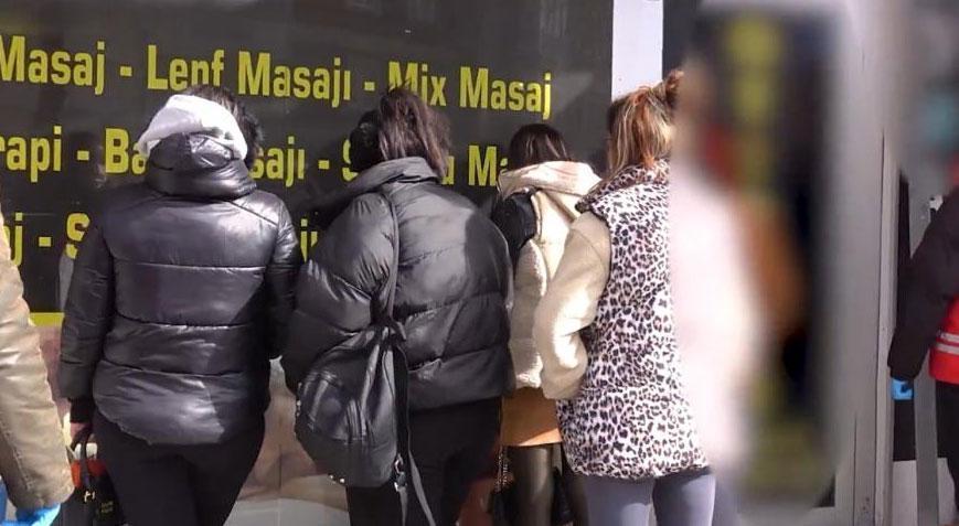 Fuhuş operasyonunda gizli geçit detayı Özel müşterilere VIP hizmeti