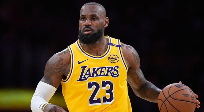 LeBron James NBAde bir ilki başardı Tarihe geçti