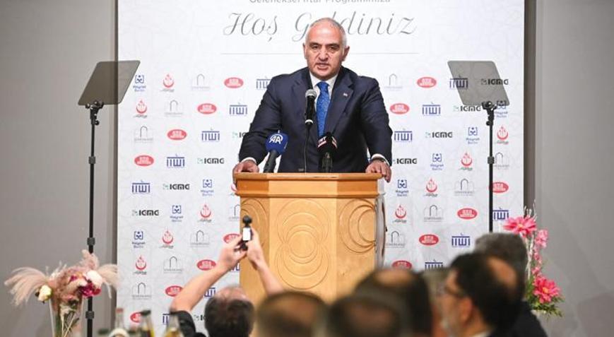 Bakan Ersoy: Dünyanın neresinde olursa olsun, biz biriz ve hep birlikteyiz