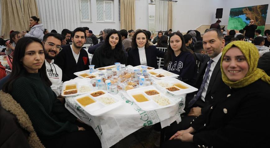 Başkan Özdemir, iftar programında vatandaşlarla bir araya geldi