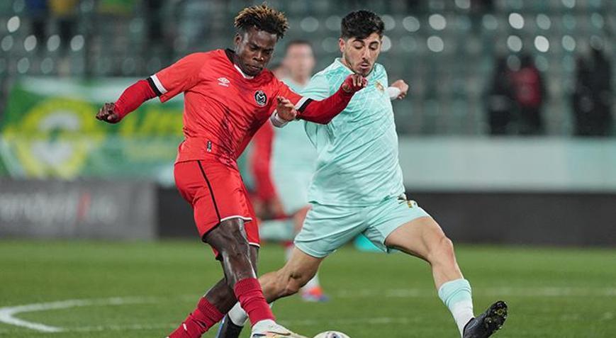 Esenler Erokspor ile Manisa FK puanları paylaştı