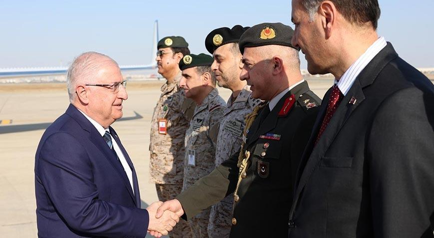Milli Güvenlik Bakanı Güler Suudi Arabistana gitti