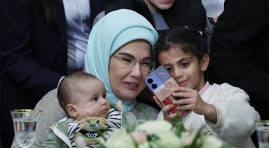 Emine Erdoğandan Filistinlilerle Kardeşlik İftarı paylaşımı