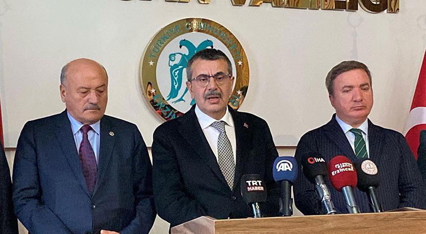 Bakan Tekin duyurdu Uygun olan okulların bahçesine spor salonu yapılacak