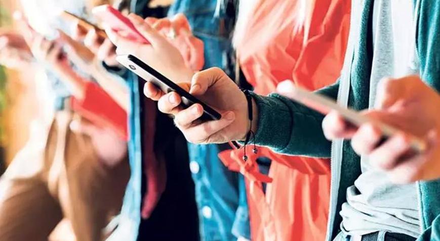 İsveçten flaş karar Okullarda akıllı telefonlar yasaklandı