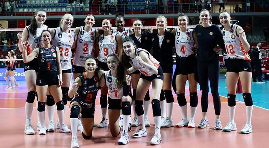 Eczacıbaşı Dynavit, deplasmanda Galatasaraya set vermedi