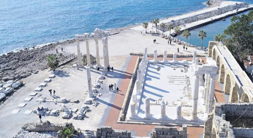 Side’nin ihtişamı ortaya çıktı: Athena ve Apollon birbirini selamlıyor