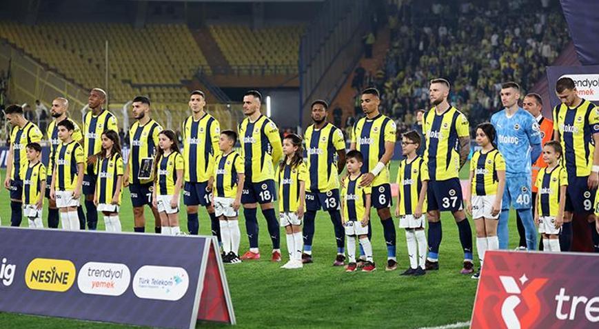 Fenerbahçede tam 13 futbolcu milli görevde