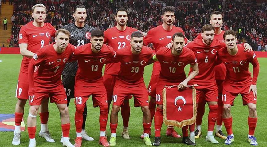 Türkiyenin Macaristan galibiyeti sonrası Fenerbahçeli oyuncuya övgü: Gecenin yıldızı