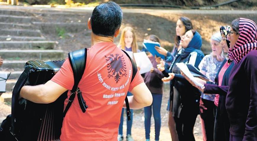 Müzik uzak kültürleri birleştiriyor