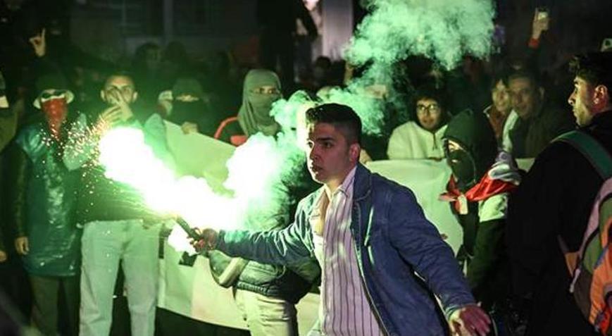 Ankarada izinsiz gösteri Müdahale eden 5 polis yaralandı