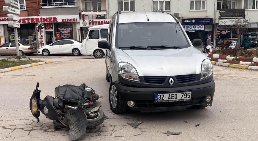 Motosiklet sürücüsü kazada yaralandı