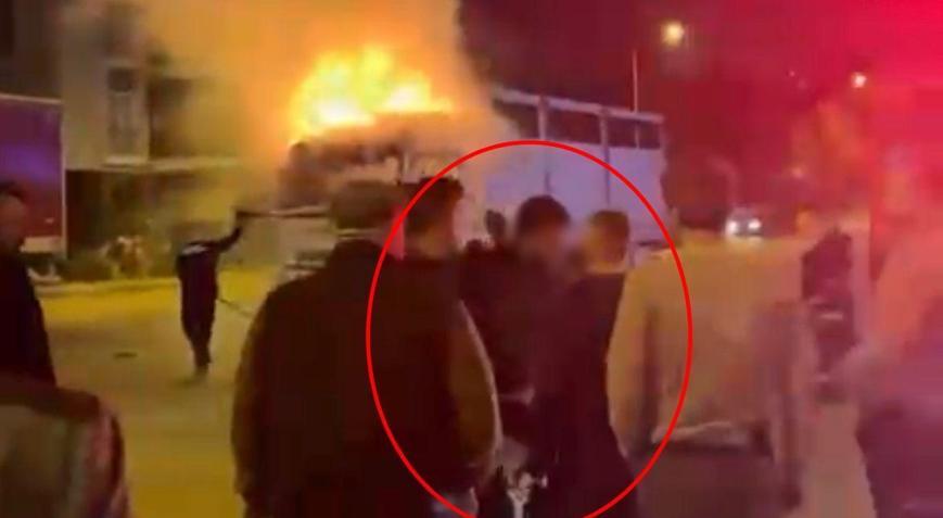 Babasıyla tartışıp kullandığı kamyonu ateşe verdi, itfaiyecilere engel olmak istedi