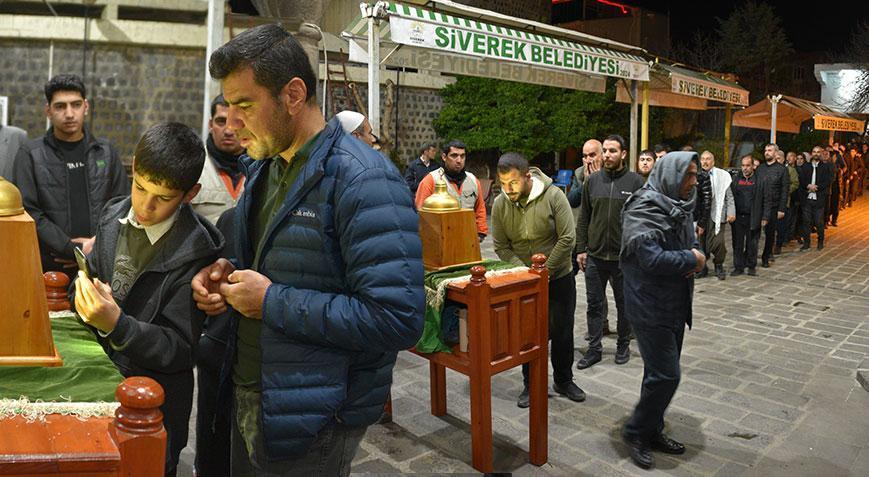 Sahur vakti akın ettiler Kilometrelerce kuyruk oluştu