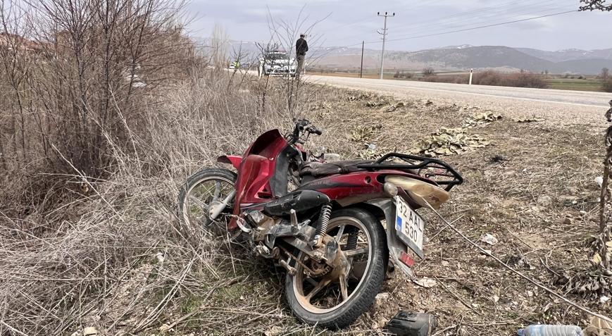 Motosiklet yayaya çarptı: 3 yaralı