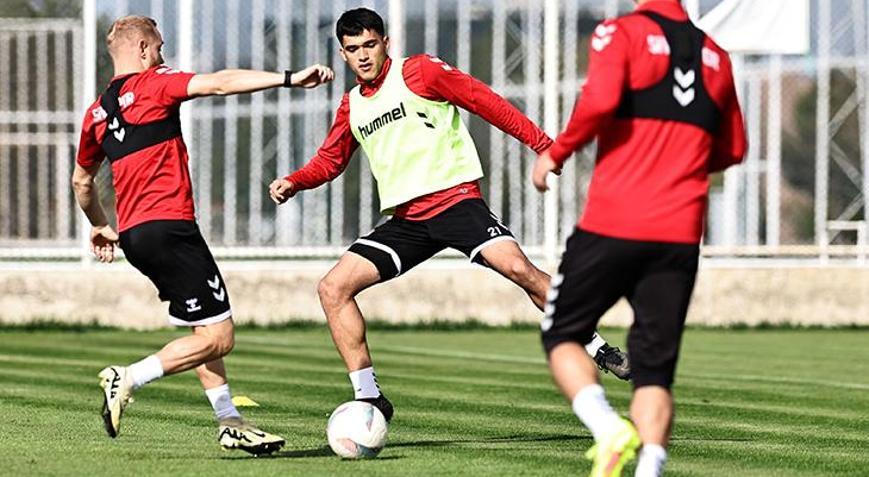 Sivassporda Adana Demirspor mesaisi sürdü