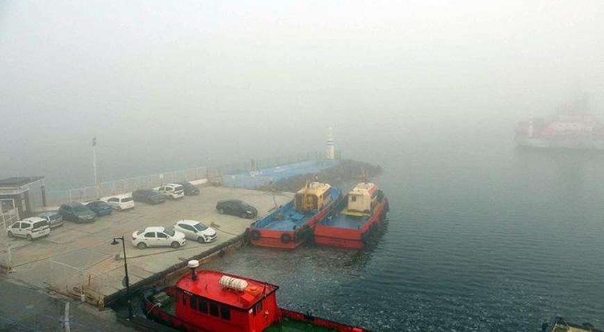 Çanakkale Boğazında sis engeli Gemi trafiği çift yönlü durduruldu